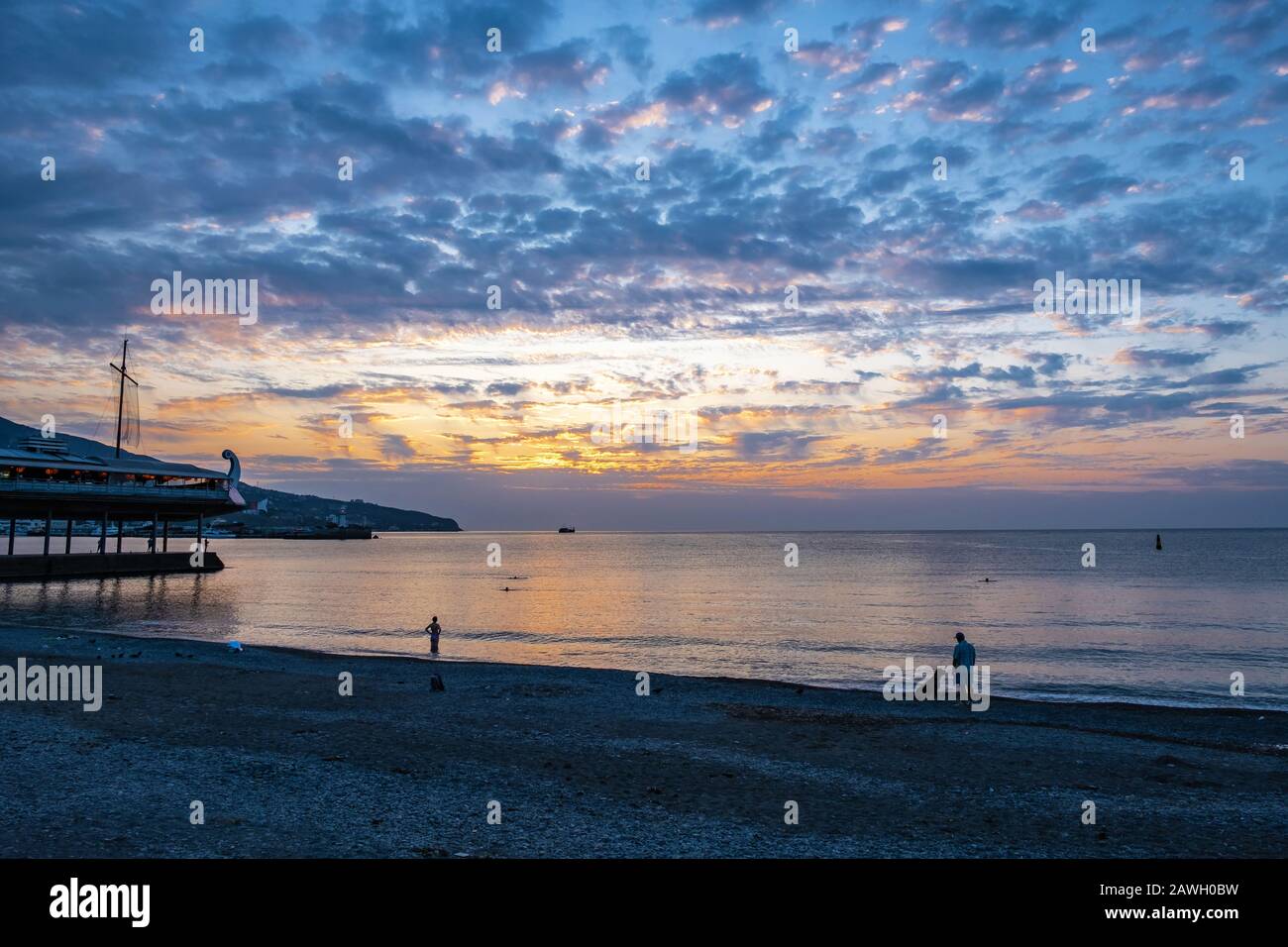 Beautiful sunrise with clouds on the southern coast of Crimea, Yalta ...