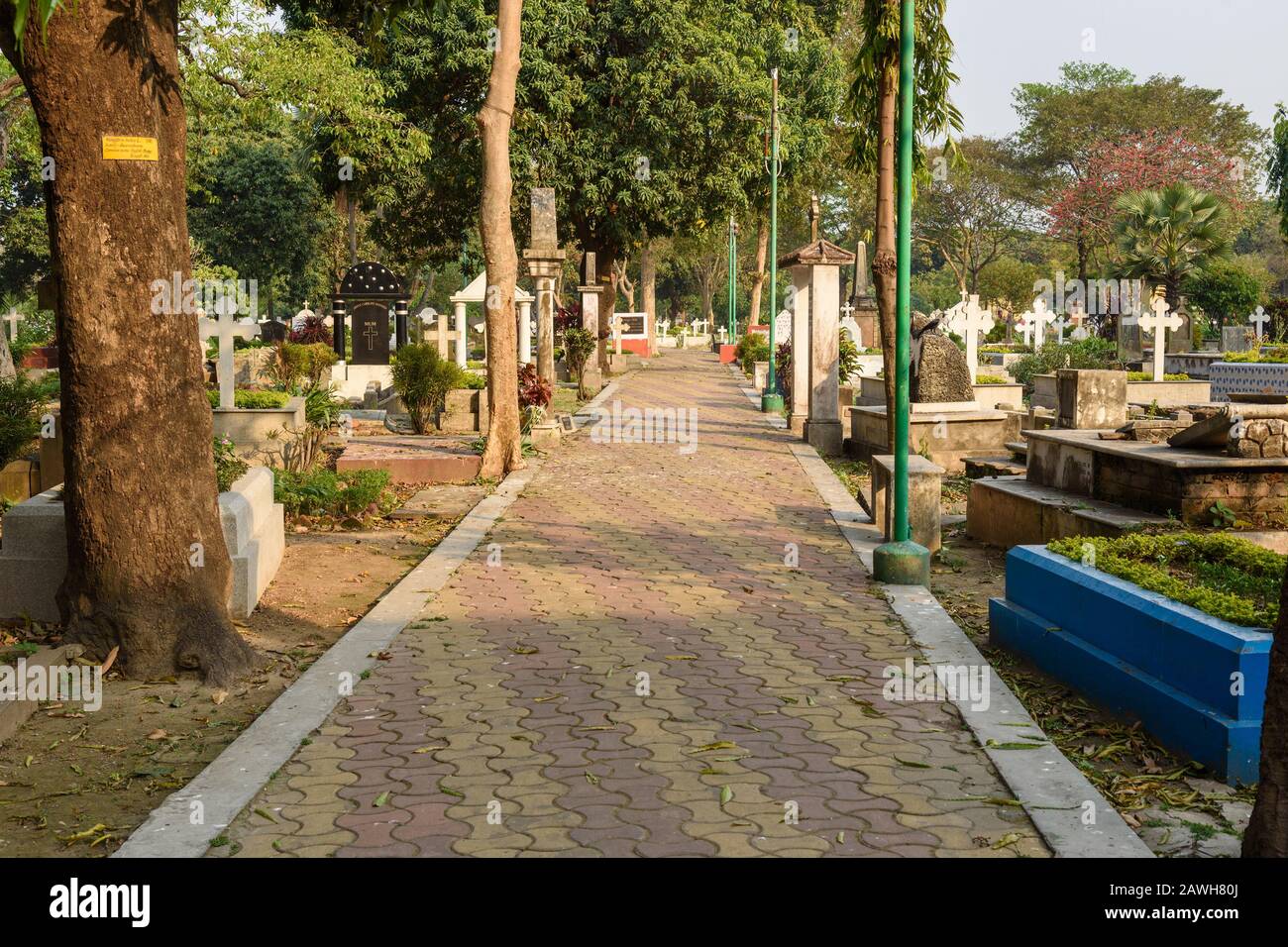 Lower Circular Road Cemetery or General Episcopal Cemetery in Kolkata