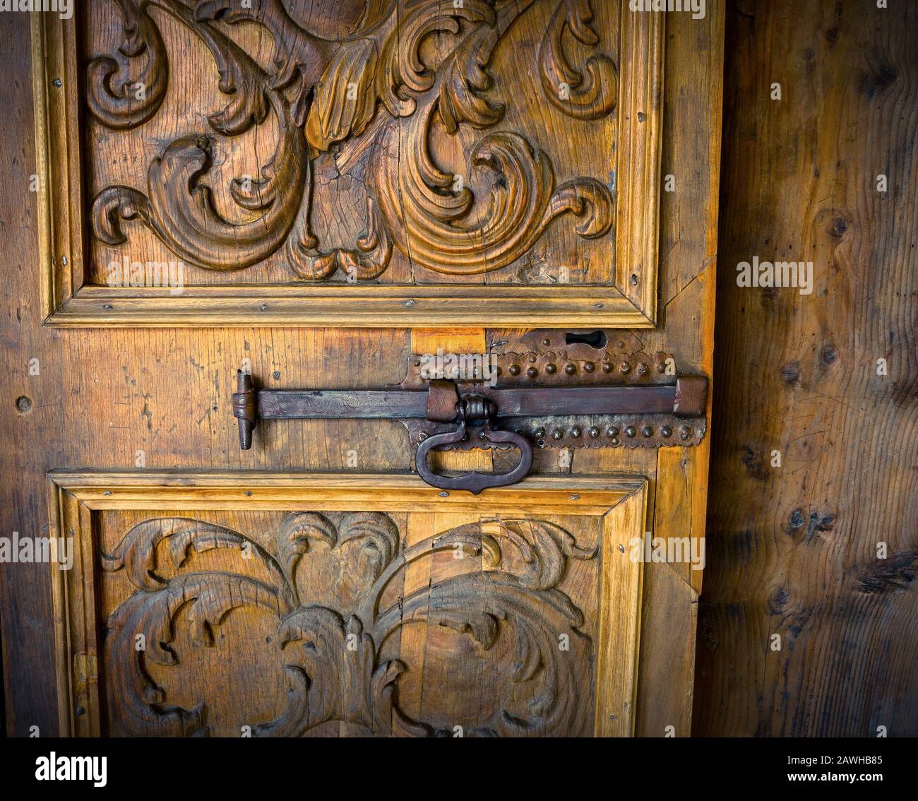 ancient wooden gate close up Stock Photo Alamy