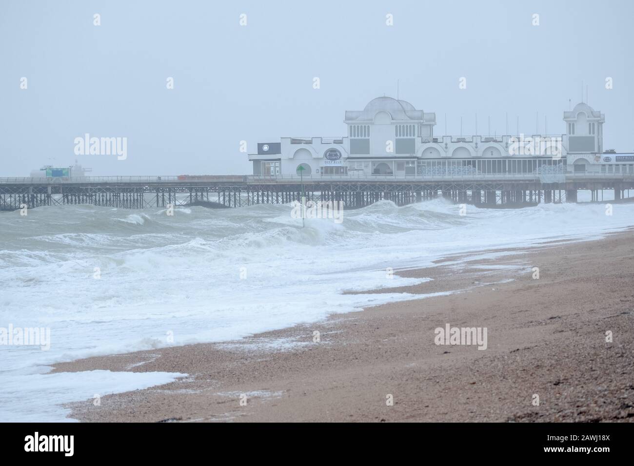 Portsmouth, Hampshire, UK. 9th Feb 2020.  Huge waves crash in along the sea front and pier as Storm Ciara hits Britain A amber warnings being given throughout the country as 80mph high winds are expected to cause damage and possible danger to life: Credit Paul Chambers/Alamy Live News Stock Photo