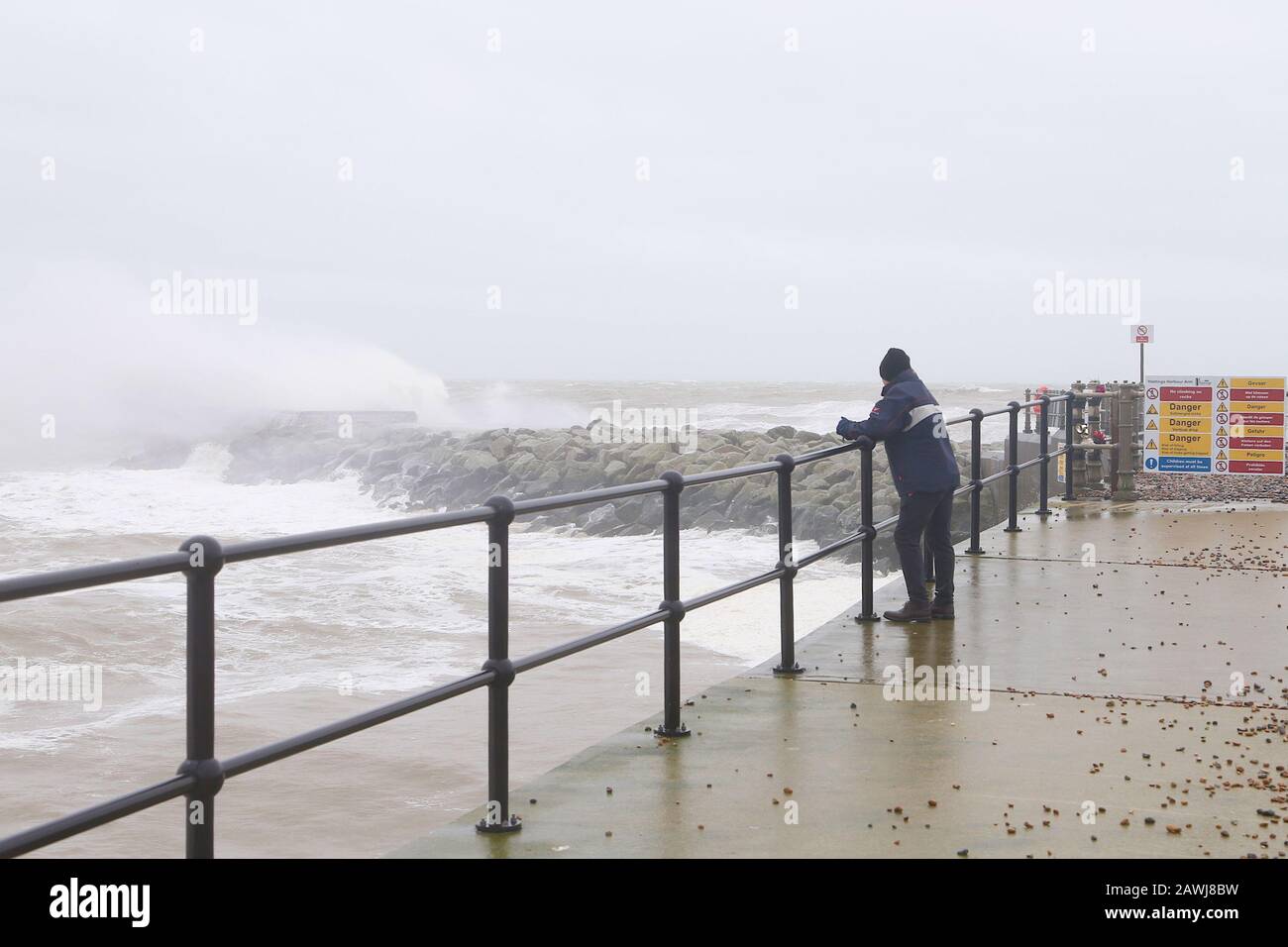 Hastings, East Sussex, UK. 09 Feb, 2020. UK Weather: The Met office has issued an amber warning for wind in the South with predicted winds of 75mph as Gale force winds and rain hit the South East coast in Hastings, East Sussex. ©Paul Lawrenson 2019, Photo Credit: Paul Lawrenson/Alamy Live News Stock Photo