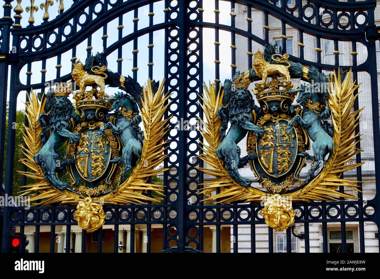 Buckingham Palace gates, City of Westminster, London, England. Stock Photo