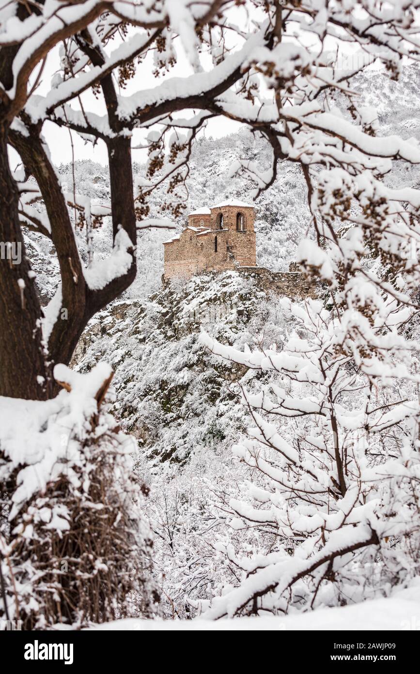 Asen Fortress, Bulgaria - Winter scenery of fortified church of Virgin Mary, the Holy Mother of God) near Asenovgrad city Stock Photo