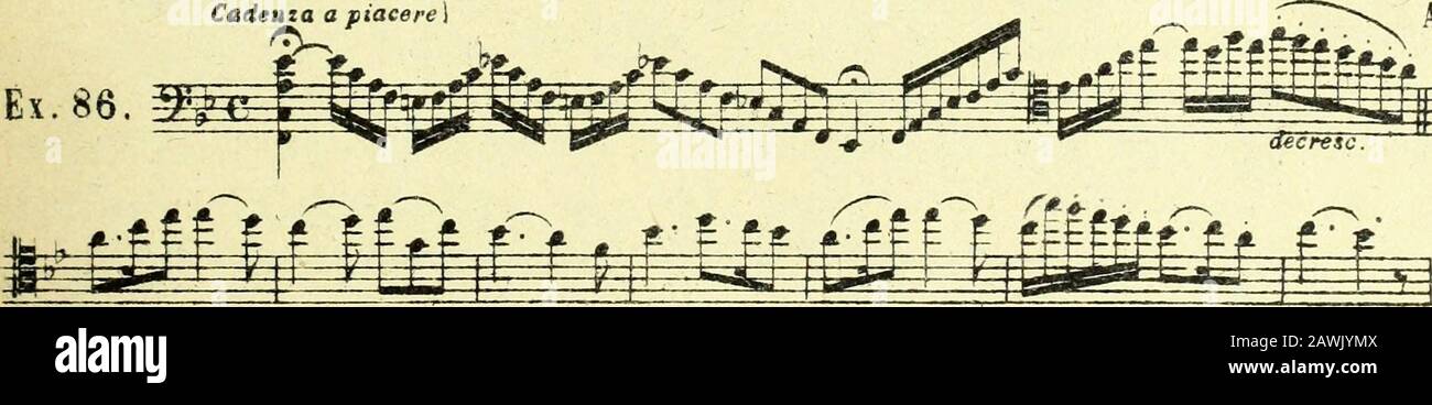 Nouveau traité d'instrumentation . lleque soit lorthographe adoptée par le compositeur. ggËggi gj^PP^i jj]JJ J^aaffi 0 1 2 3 1*3 -2 3 0 12 3 ?^rJJJ.JJJ- WrVf iiËÉ«« 4TTm J^T i 3 1 i 3 0 i 2 3 Une dernière particularité du doigté du violoncelle consiste dans lusage du pouce: on lindiquequand il y a lieu, par le signe ç. Ladjonction de ce doigt permet à la main gauche datteindredes intervalles inabordables par le doigté ordinaire, et lui donne un point dappui pour déman-cher. Mais chez les violoncellistes non virtuoses, le pouce nest guère utilisé que pour les pas-sages écrits à îextrême aigu, p Stock Photo