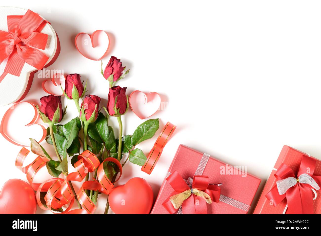 Isolated heart roses ribbon hi-res stock photography and images - Alamy