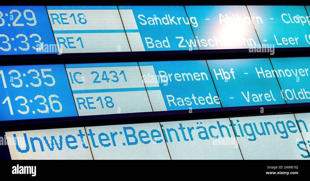 Oldenburg, Germany. 09th Feb, 2020. A display board at the main station warns of adverse weather