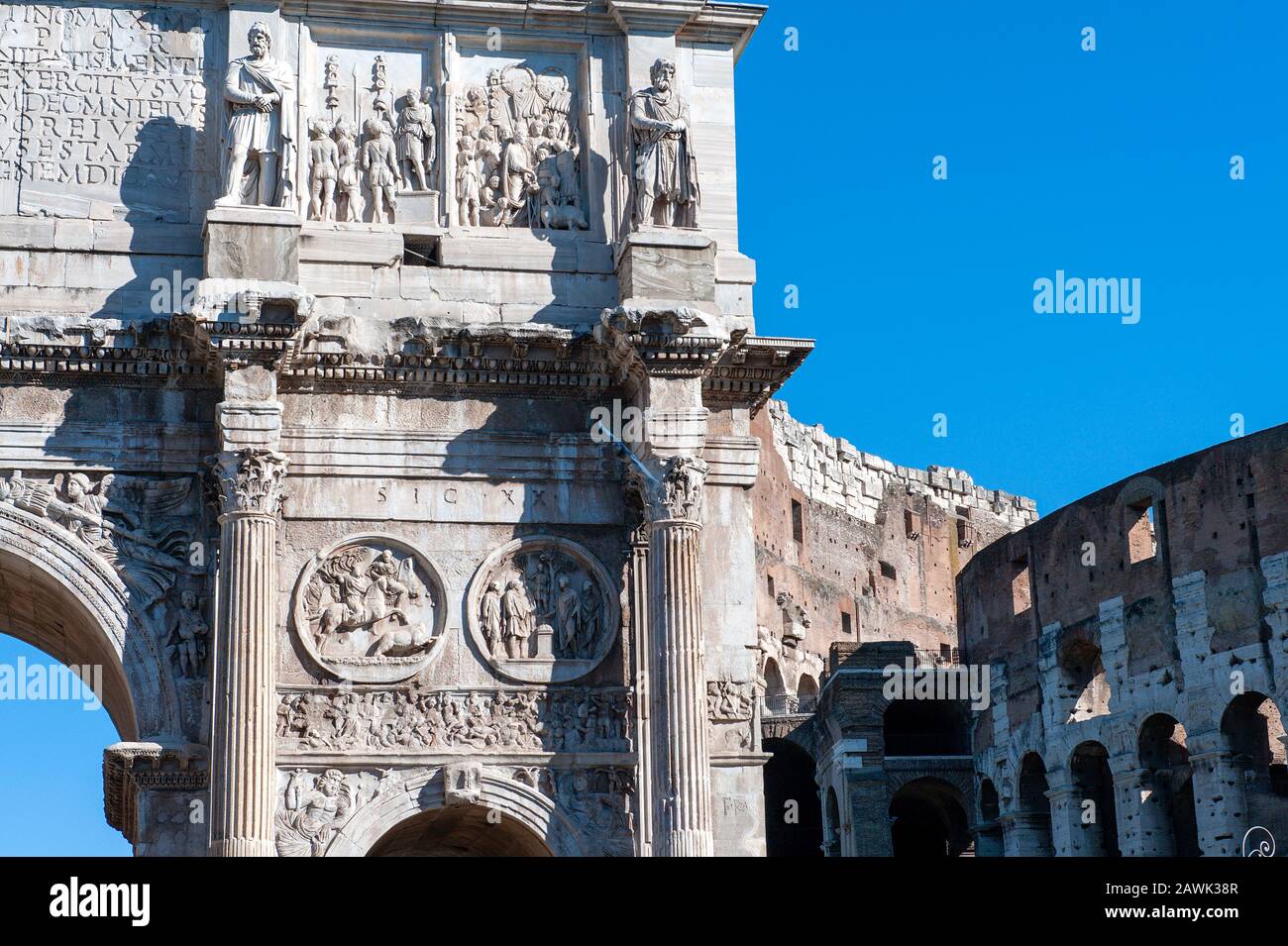 Details von Relief an Konstantinsbogen, Triumphbogen von Kaiser Konstantin, Rom, Latium, Italien, Europa Stock Photo