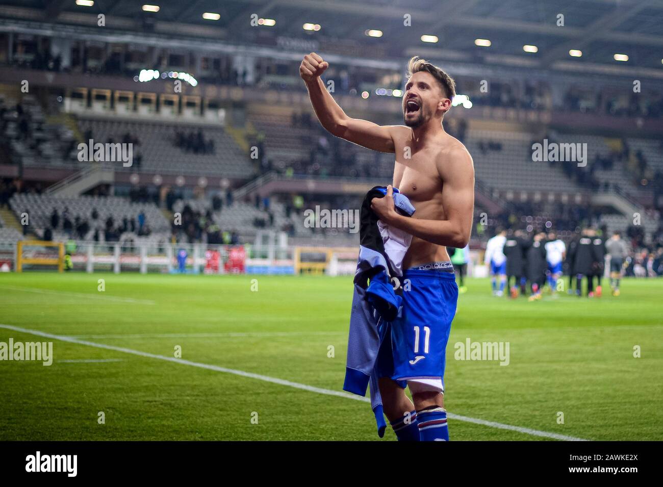Turin, Italy - 08 February, 2020: Gaston Ramirez of UC Sampdoria celebrates the victory at the end of the Serie A football match between Torino FC and UC Sampdoria. UC Sampdoria won 3-1 over Torino FC. Credit: Nicolò Campo/Alamy Live News Stock Photo