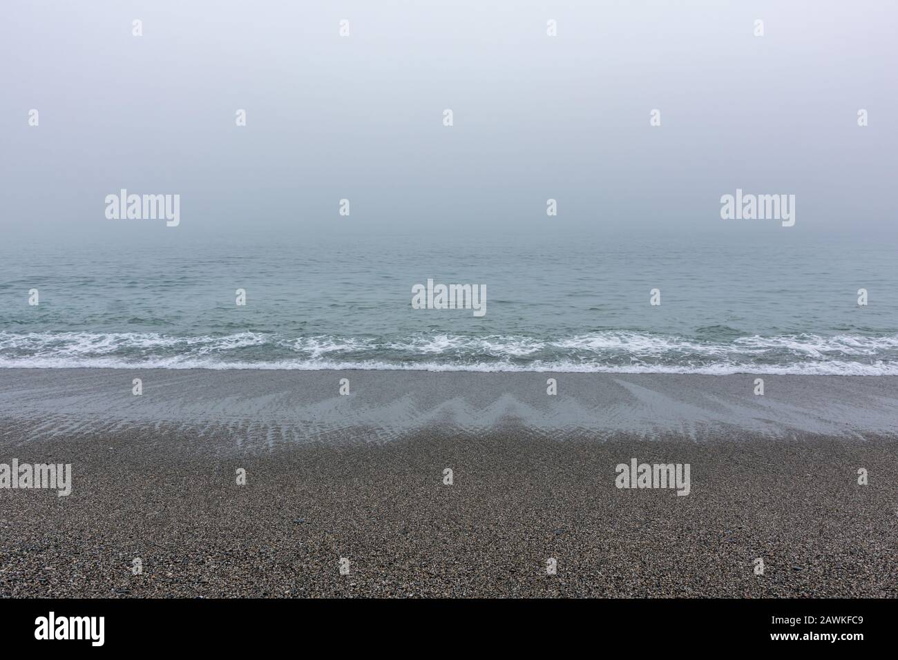 Empty sandy beach ocean waves hi-res stock photography and images - Alamy