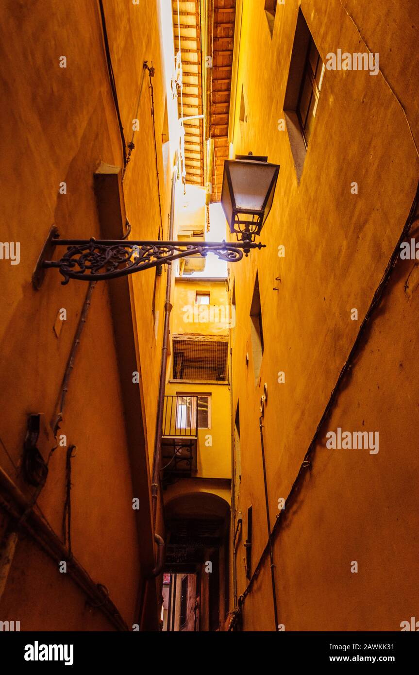 very-narrow-street-in-italy-stock-photo-alamy