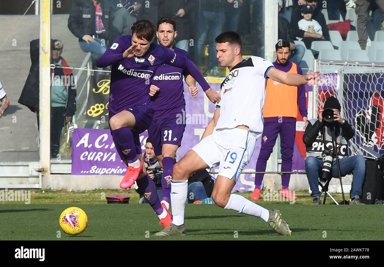 The Player Of Acf Fiorentina Federico Chiesa In Contrast The Player Of Atalanta Bc Berat Djimsiti During Acf Fiorentina Vs Atalanta Fc Firenze Italy Stock Photo Alamy