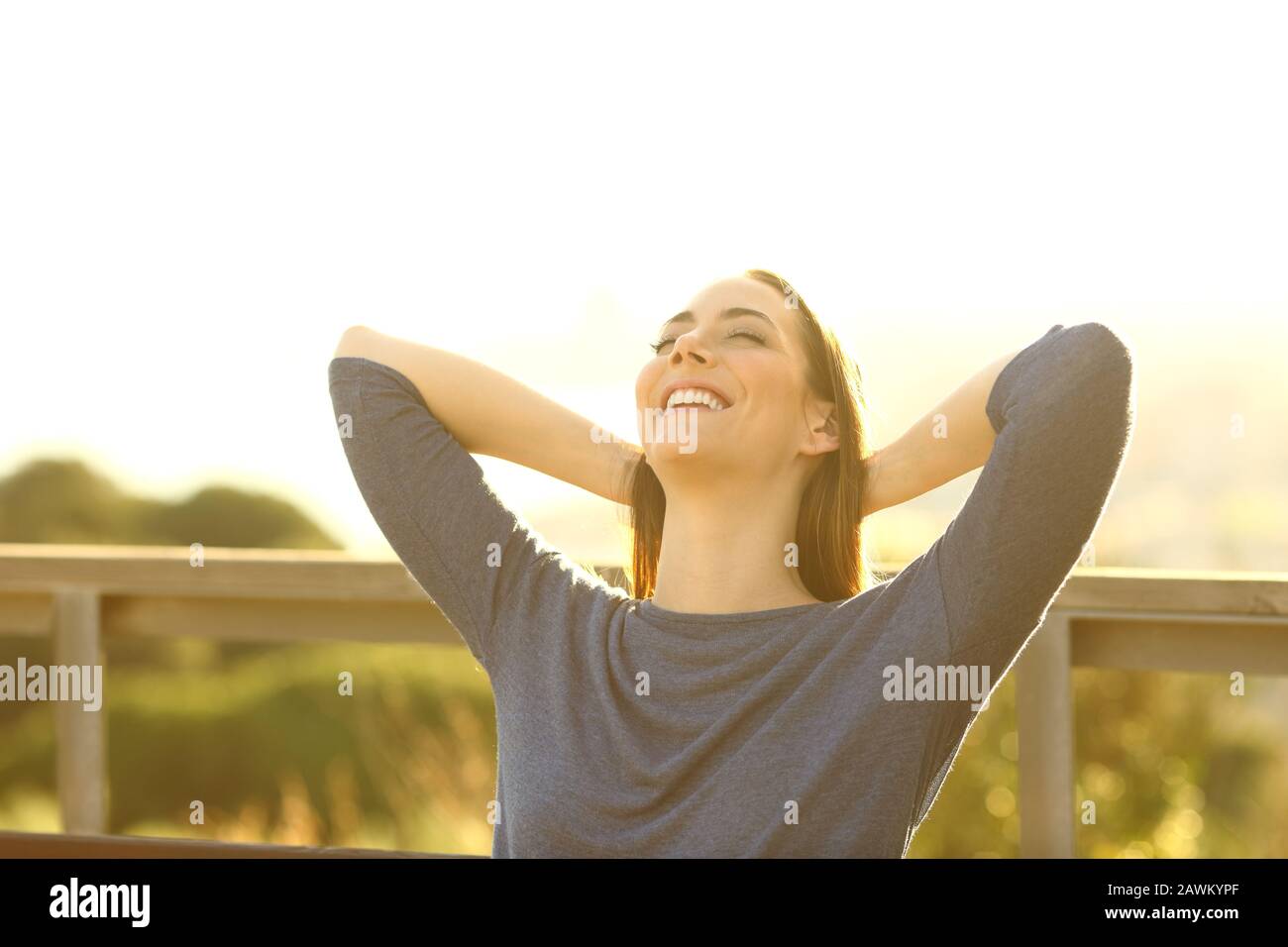 Lady resting on bench hi-res stock photography and images - Alamy