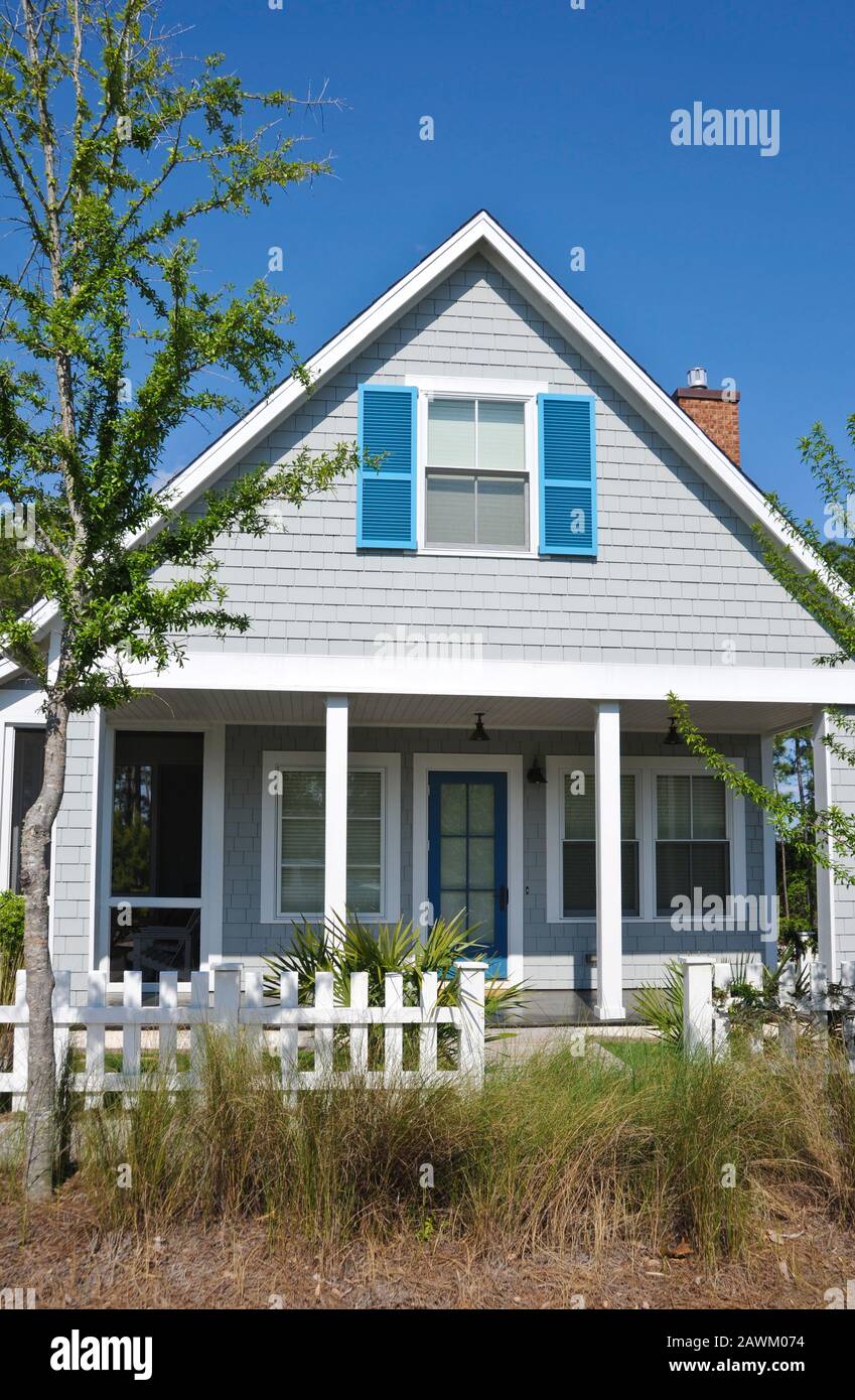 New Beach Cottage for Sale or Rent Stock Photo Alamy