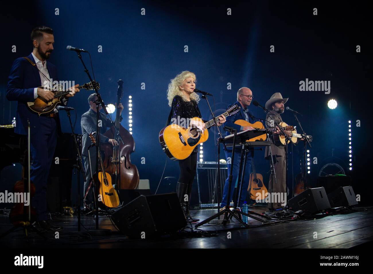 Oslo, Norway. 08th, February 2020. Judy Collins and Jonas Fjeld perform a live concert with the backing band Chatham County Line at Den Norske Opera in Oslo. (Photo credit: Gonzales Photo - Tord Litleskare). Stock Photo