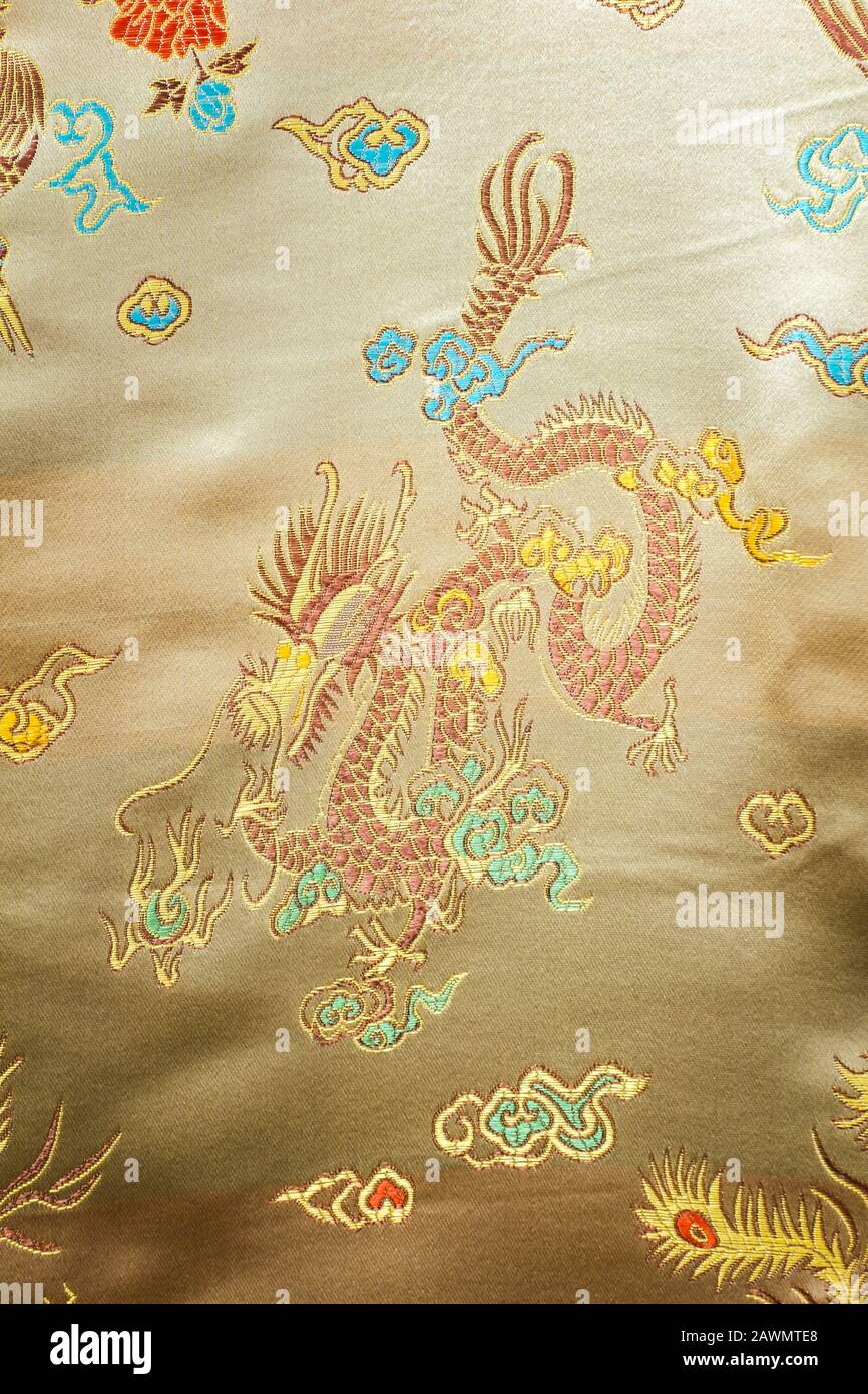 Embroidery in silk: chinese dragon Stock Photo - Alamy