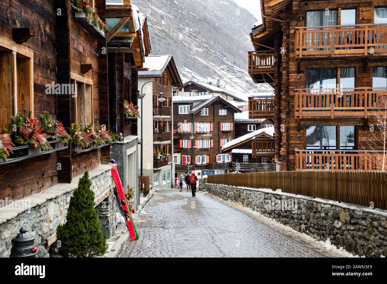 Zermatt peak chalet hires stock photography and images Alamy