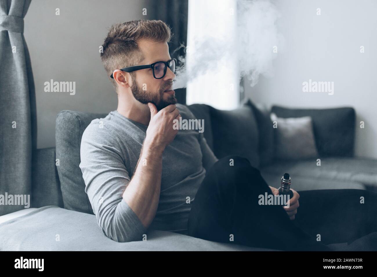 E liquid hi-res stock photography and images - Alamy