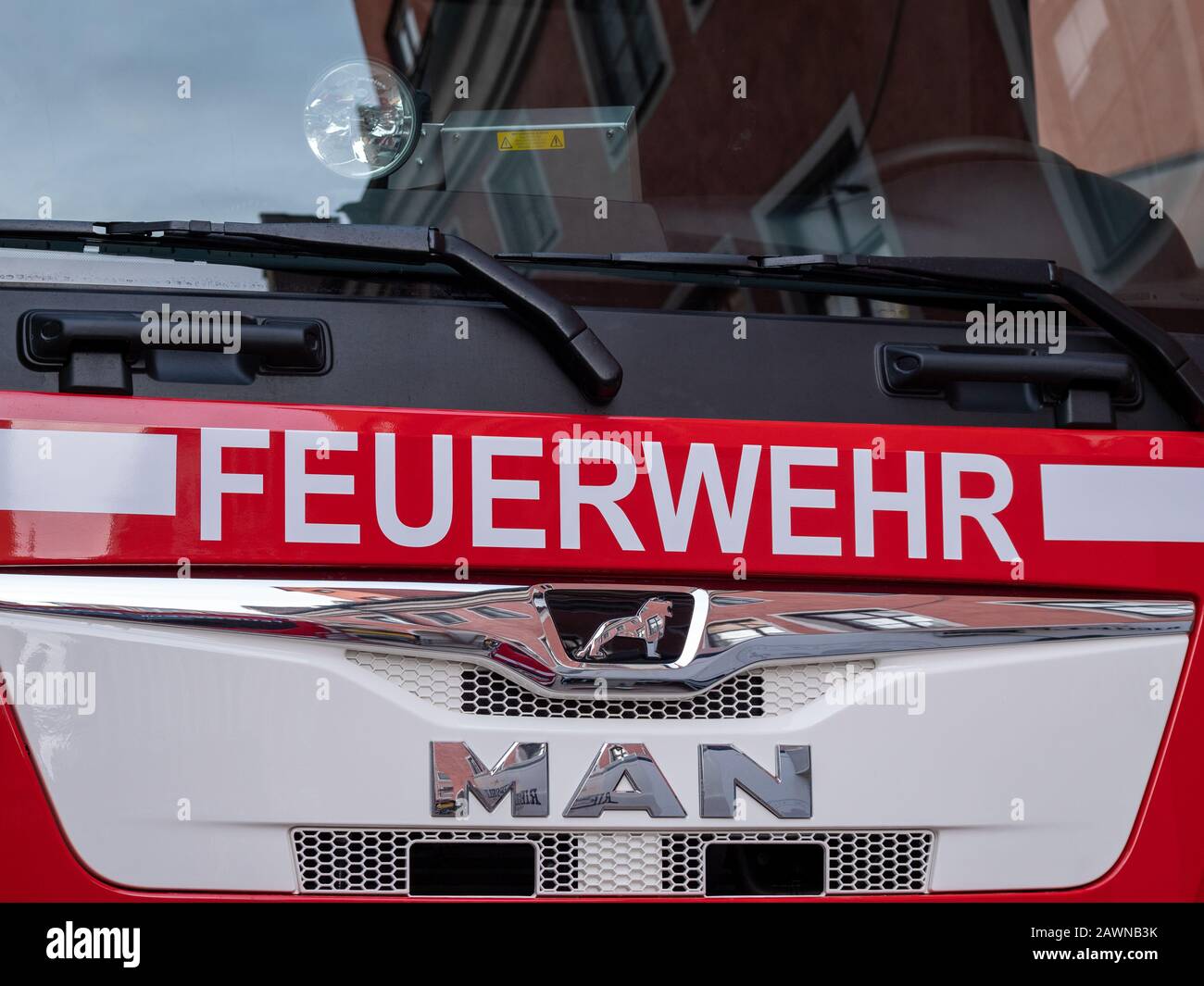 Feuerwehrmann Challenge Münze – Thin Red Line Design, 3D Graviert | 4 Cm, Antik Bronze, Inkl. Aufbewahrungsetui