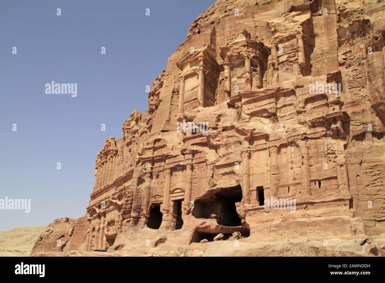 famous archaeological sites in jordan