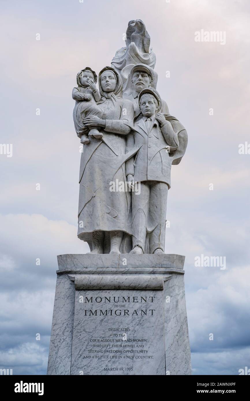 Monument to the Immigrant marble statue of a female muse as symbol of hope by Franco Alessandrini, Waldenberg Riverfront Park, River Walk, New Orleans Stock Photo