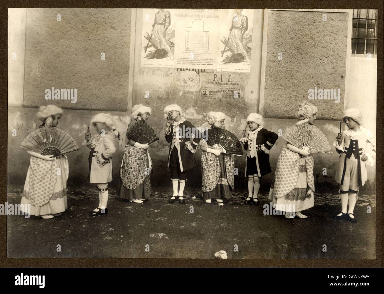 1925 , february , PALOMBARA SABINA , ROME , ITALY : Little girls masqued in  700's fancy dress TABLEAU VIVENT for a CARNIVAL PARTY . Photo by Giovan  Stock Photo - Alamy