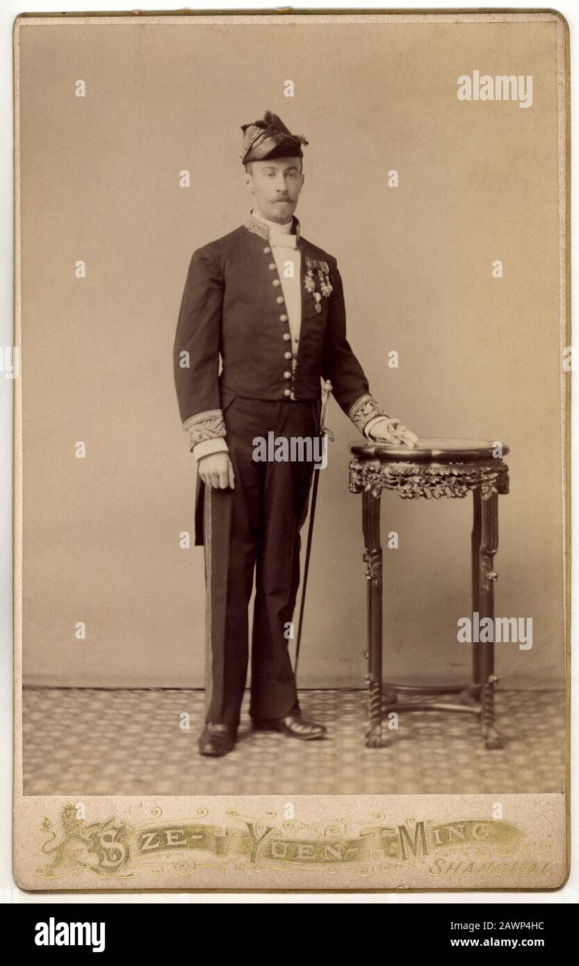 1885 ca , SHANGHAI , CHINA : Undentified italian nobleman  Diplomatic attaché at ITALIAN EMBASSY in SHANGAI ( China ). Photo by Ze-Yuen-Ming , Shangha Stock Photo