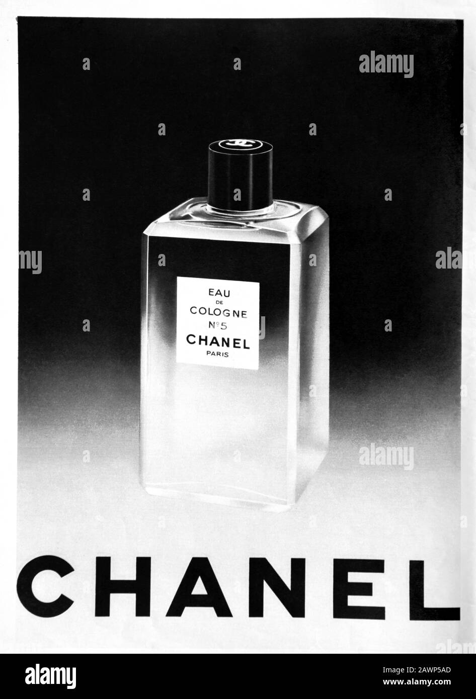 1960 , FRANCE : The international pubblicity advertising for the eau de  cologne CHANEL 5 Paris - COCO CHANEL number five - numero cinque - PROFUMO  - P Stock Photo - Alamy