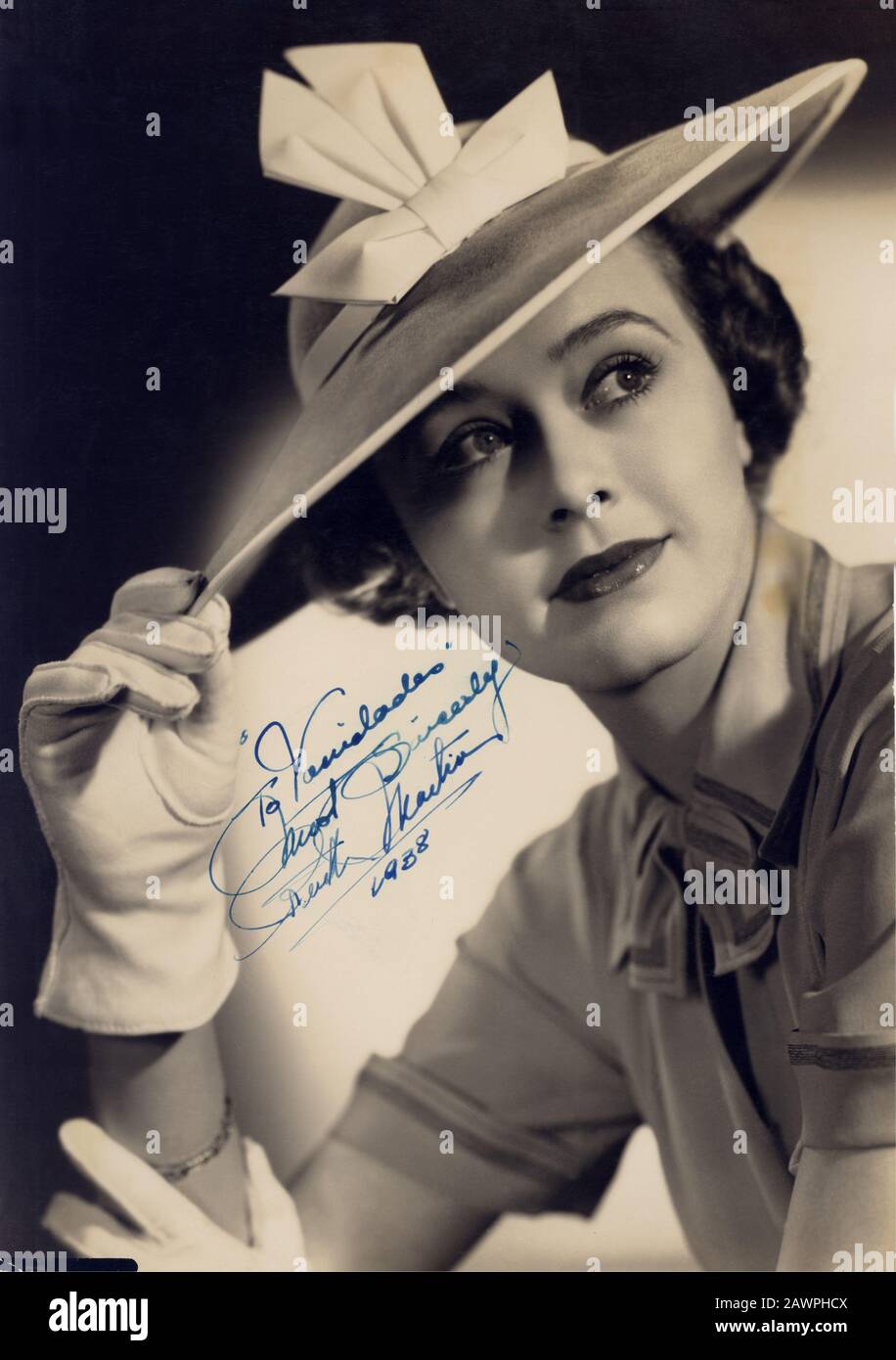 1938 , HOLLYWOOD , USA The Top Model and movie starlet RUTH MARTIN