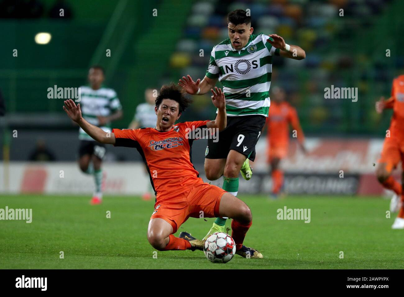 Lisbon. 9th Feb, 2020. Koki Anzai (L) of Portimonense SC vies with ...