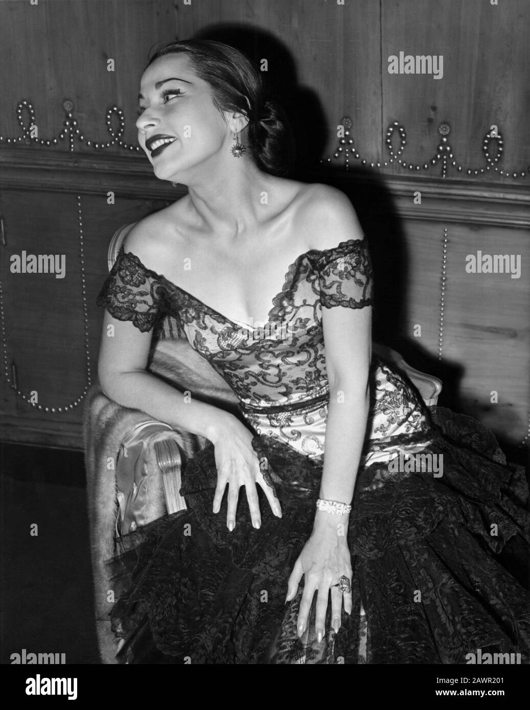 1954 , USA : The peruvian celebrated singer and movie actress YMA SUMAC  ( 1924 - 2008 ) - CANTANTE - ATTRICE - per - MUSICA POP FOLK - MUSIC - usign Stock Photo