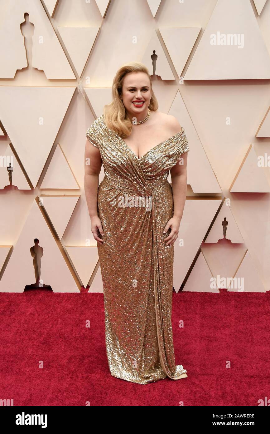 rebel wilson gold dress Hands up