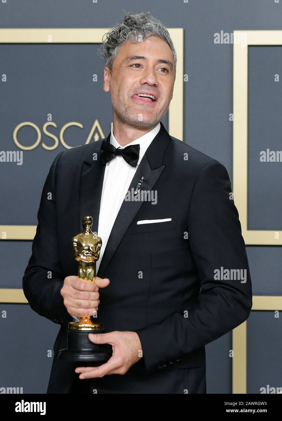 los-angeles-united-states-09th-feb-2020-taika-waititi-winner-of