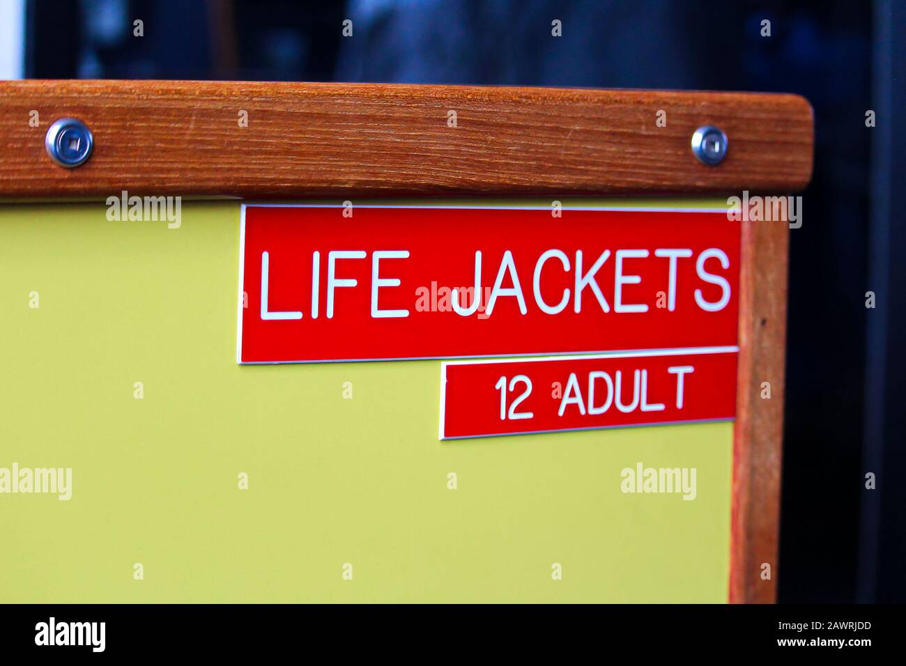 A life jackets 12 adult location indicator sign Stock Photo - Alamy