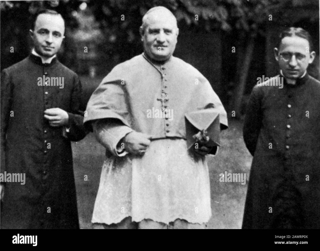 1936 , ATHENS , GREECE  :  The italian Pope JOHN XXIII ( 1881 - 1963 ), born ANGELO RONCALLI . In this photo with collaborators Monsignor GIACOMO TEST Stock Photo