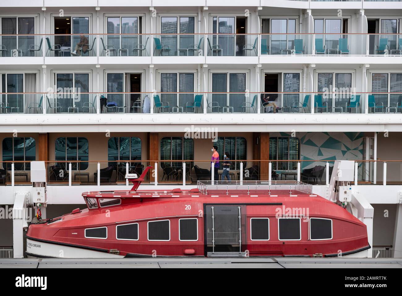 Hong Kong, China. 09th Feb, 2020. Passengers awaiting for disembarkation inside their cabins.Around 1,800 passengers have been allowed to disembark after completing a test with negative result for the 2019 Novel Corona virus (2019-nCoV). Thousands of people were quarantined for 5 days inside the 151,000-tonne World Dream cruise ship dock in Kai Tak cruise terminal, Hong Kong after being denied entering Taiwan as few passengers were found infected with coronavirus symptoms. Credit: SOPA Images Limited/Alamy Live News Stock Photo