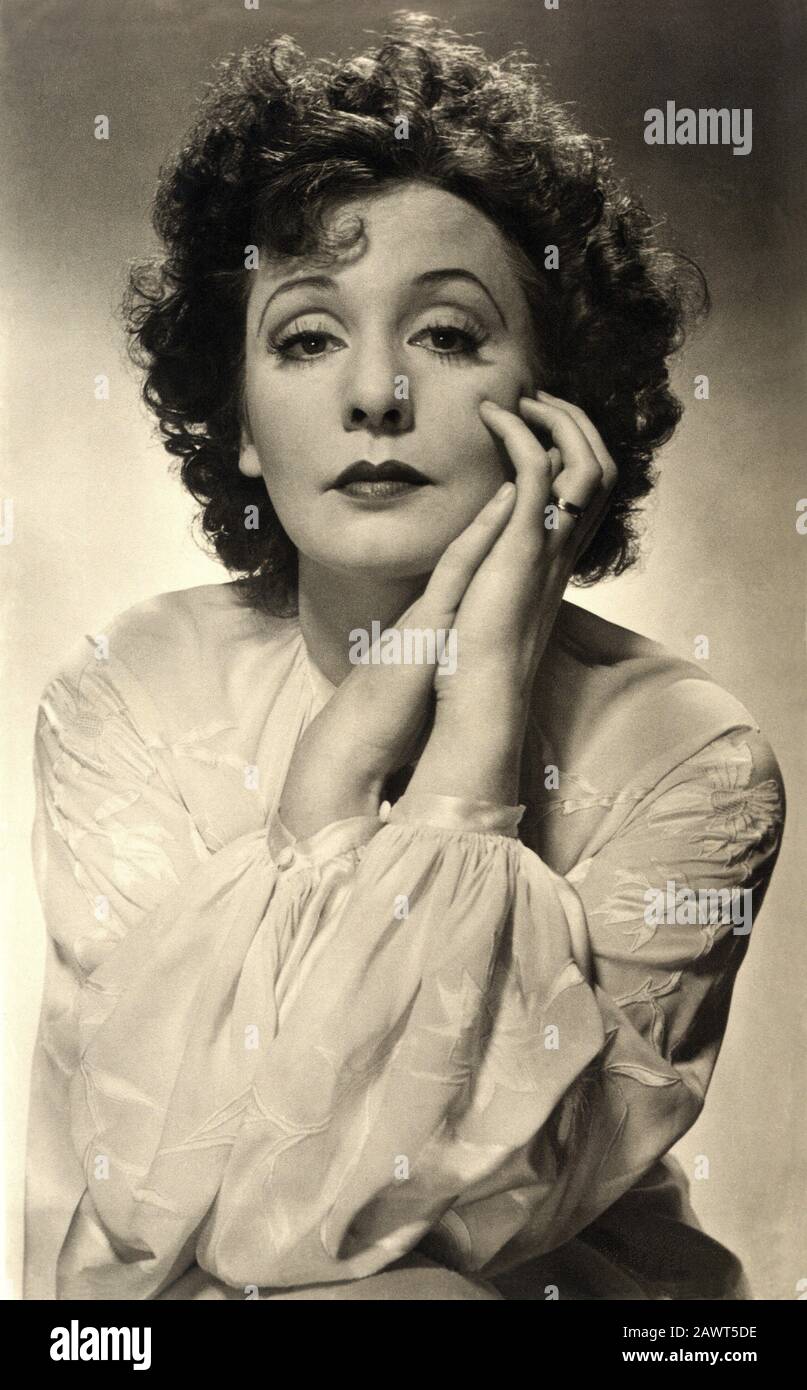 1942 c., GERMANY :  The  Nazi Diva german singer and movie actress  ZARAH LEANDER  ( born Zarah Stina Hedberg , 1907 - 1981 ) - MOVIE - CINEMA - CANTA Stock Photo