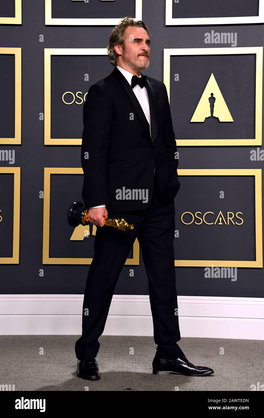 Joaquin Phoenix with his Best Actor Oscar for Joker in the press room