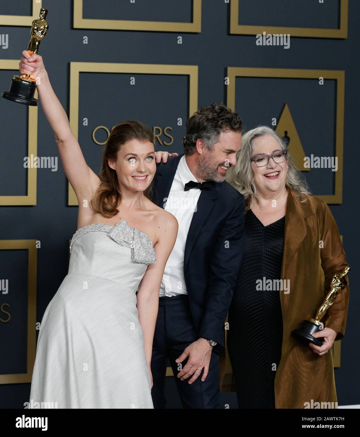 Los Angeles United States 09th Feb Carol Dysinger R And Elena Andreicheva L Winners Of Best Documentary Feature For Learning To Skateboard In A Warzone If You Re A Girl Appear Backstage