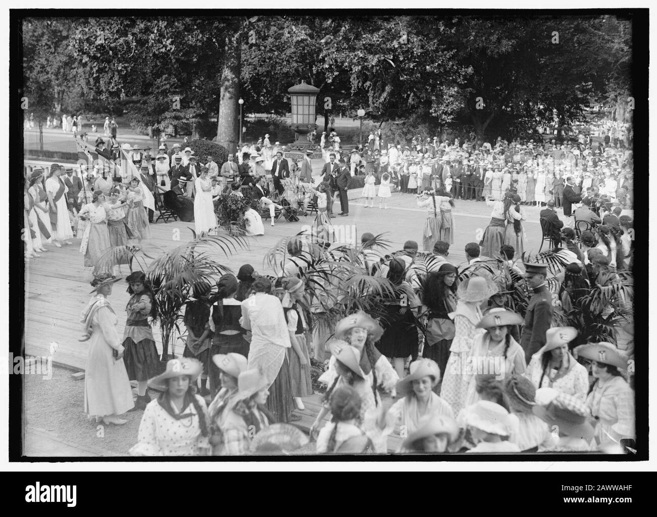FOURTH OF JULY. SPANISH DANCERS Stock Photo Alamy