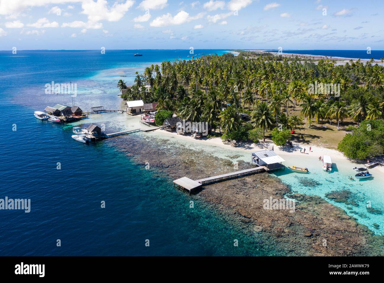 Tetamanu Village at Fakarava Atoll, Tuamotu Archipel, French Polynesia  Stock Photo - Alamy