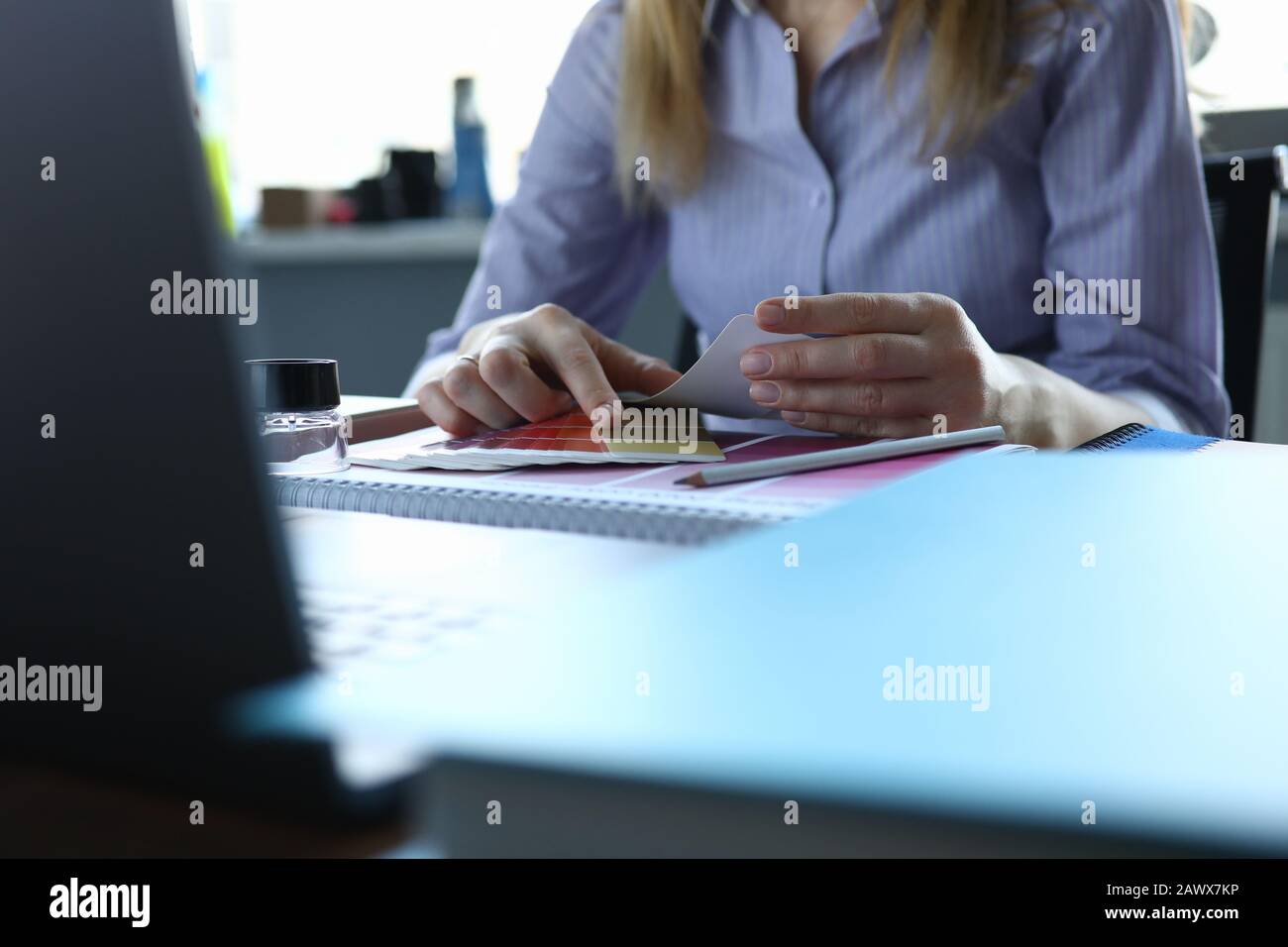 Female hand hold palette with color trends closeup Stock Photo Alamy