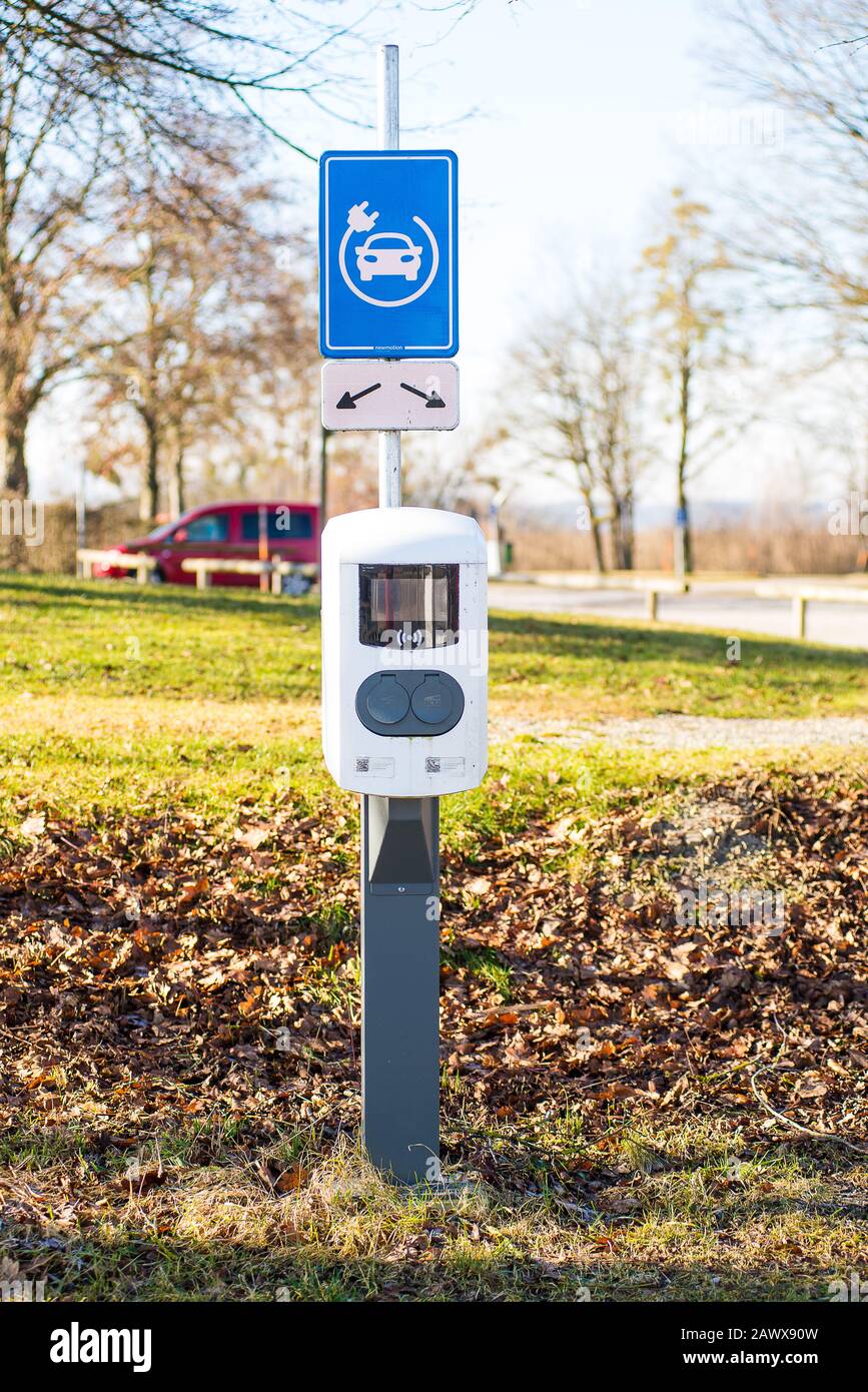 Charging Stations High Resolution Stock Photography and Images Alamy