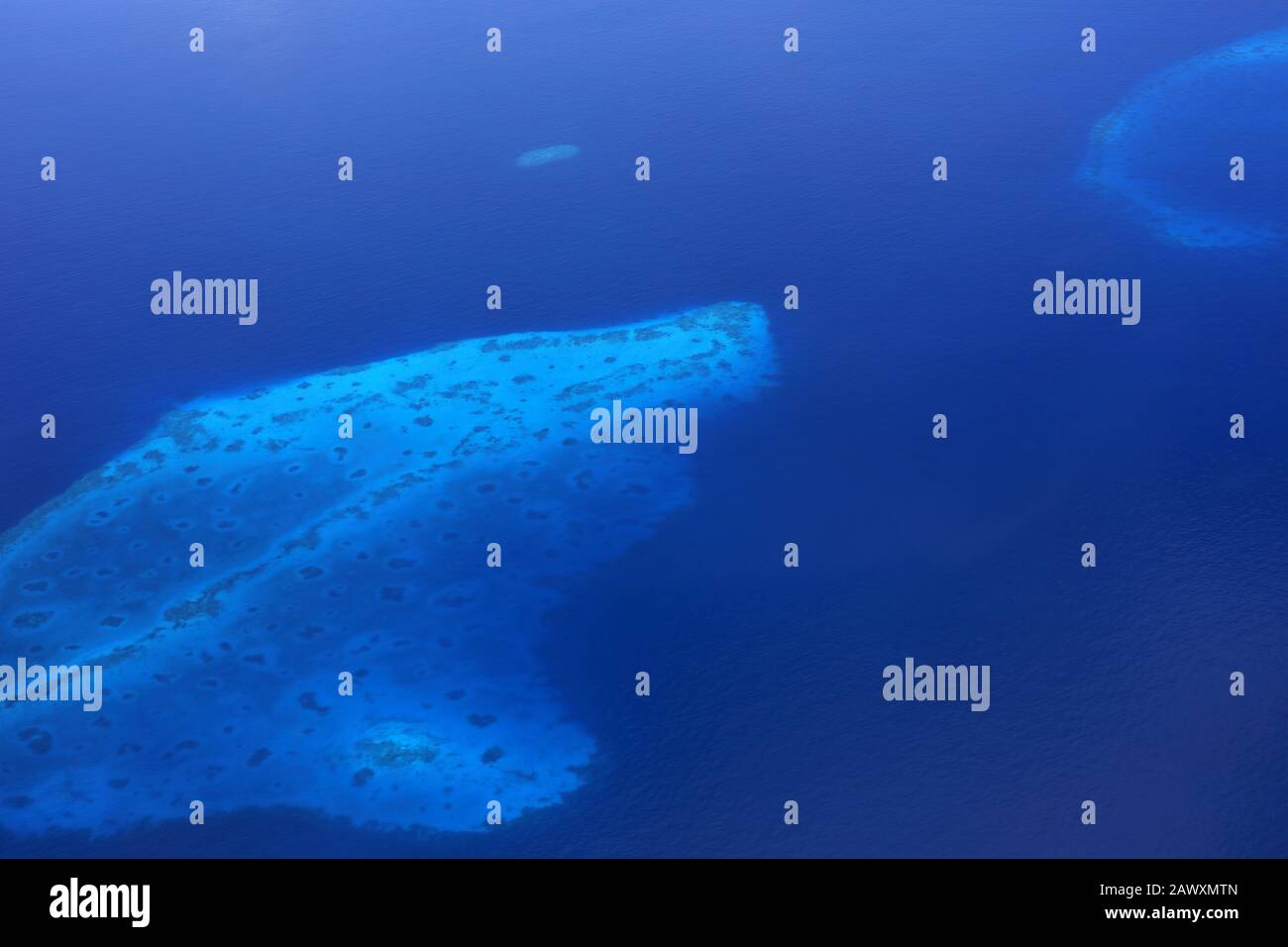 Aerial view of tropical coral reef in the Maldives Stock Photo - Alamy