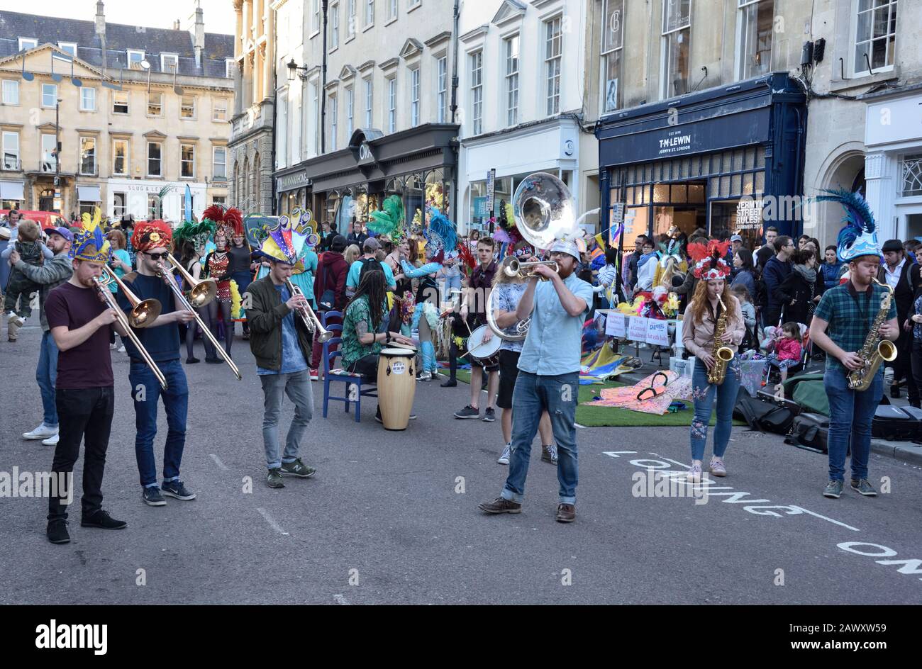 Bath Festival, band on Milsom Street, Bath, Somerset, UK Stock Photo