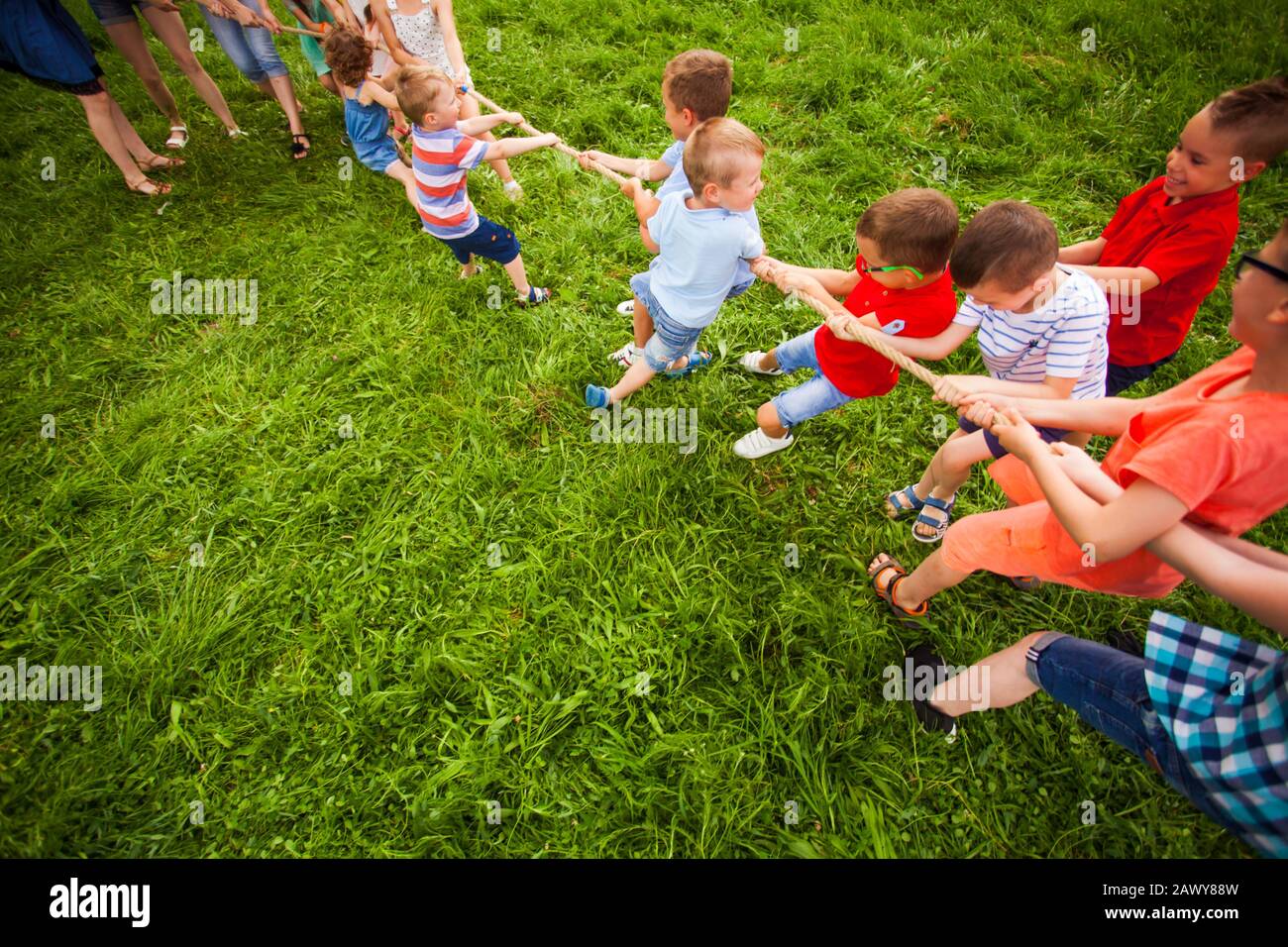 Fun games for kids of all ages outdoors Stock Photo - Alamy