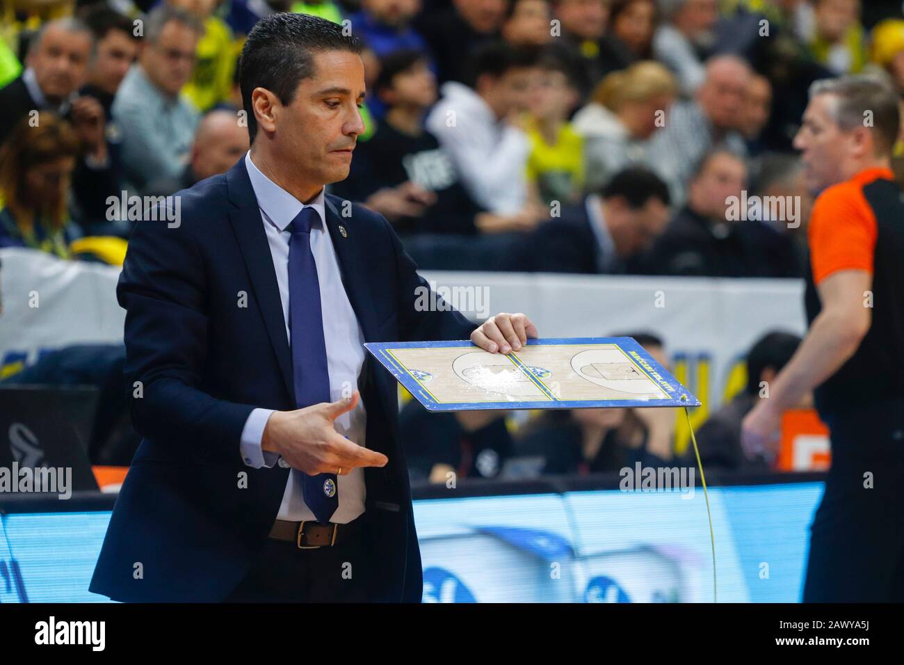 ISTANBUL / TURKEY - FEBRUARY 7, 2020: Coach Ioannis Sfairopoulos holding  tactic board during EuroLeague 2019-20 Round 24 basketball game between  Fenerbahce and Maccabi Tel Aviv at Ulker Sports Arena Stock Photo - Alamy