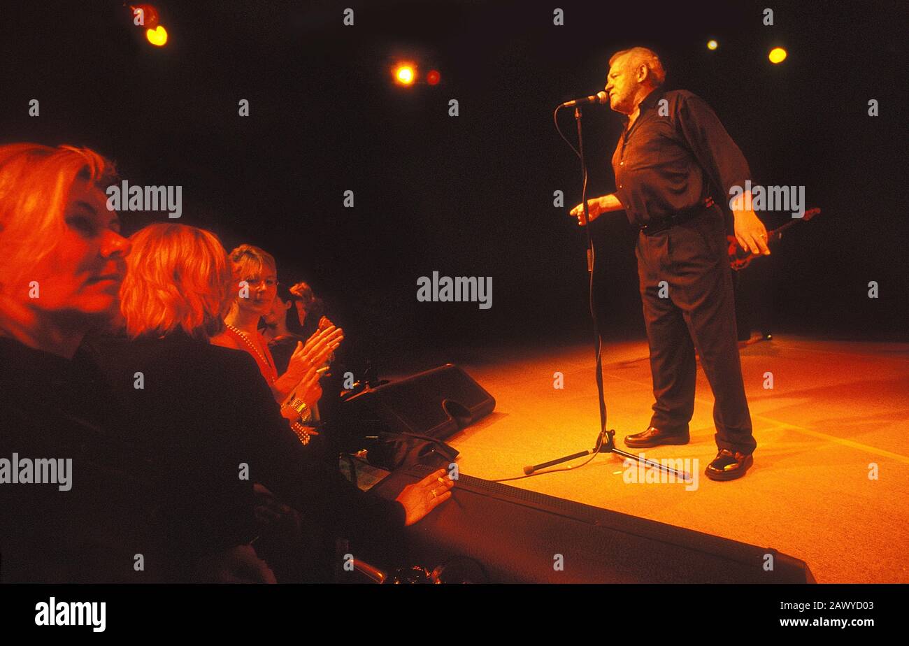 Joe Cocker on stage at the World On Line IPO party in Amsterdam NL 2000 Stock Photo