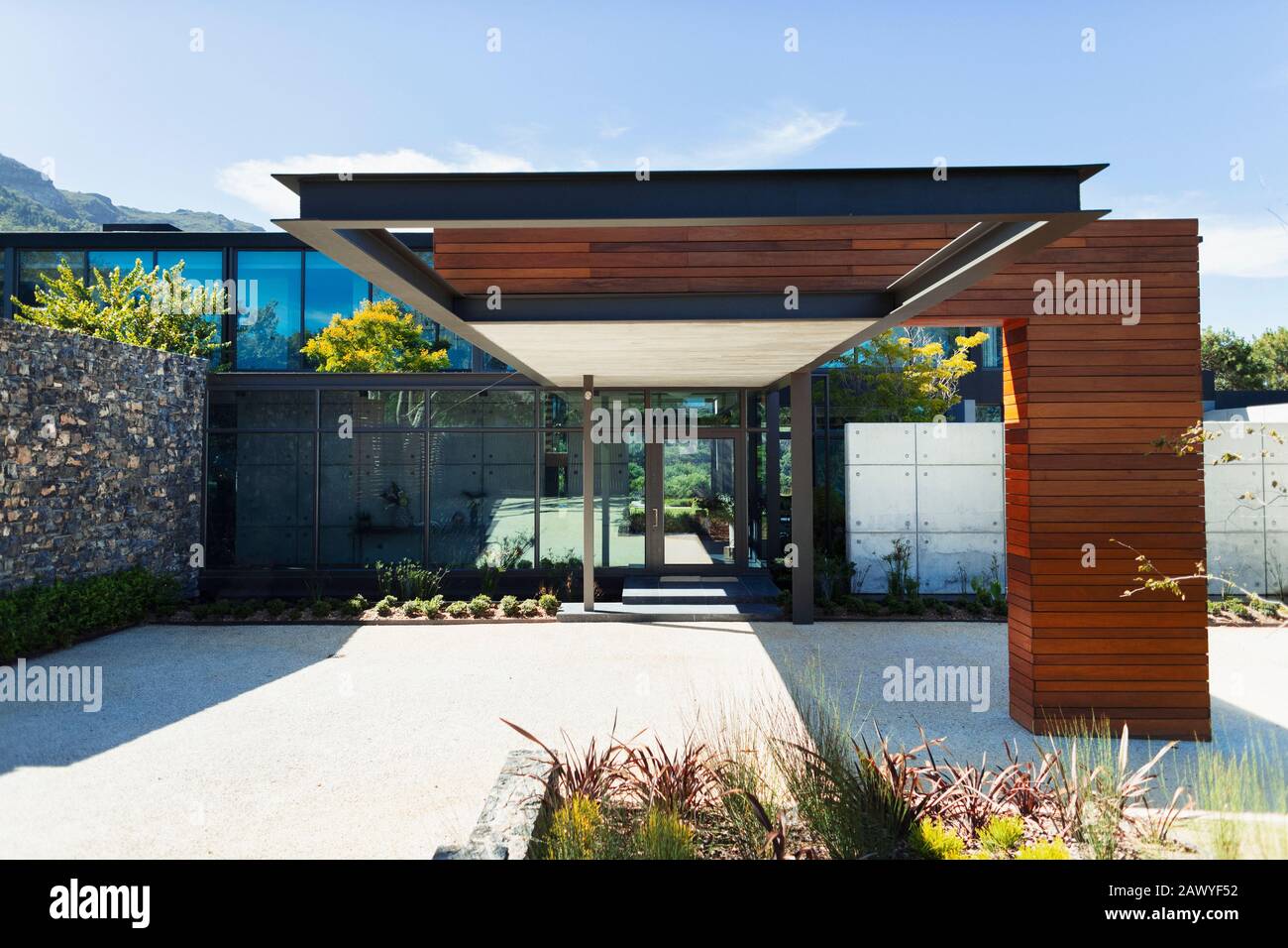Sunny, modern luxury home showcase exterior Stock Photo