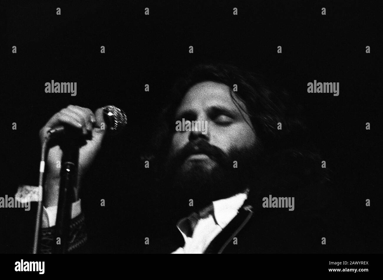 Jim Morrison of the group The Doors at the famous Isle of Wight festival in 1970, it is estimated that between 600 and 700,000 people attended. Saturday August 29, 1970 Stock Photo