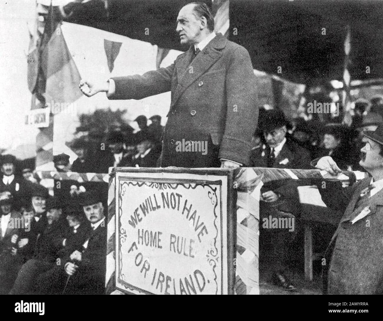 EDWARD CARSON (1854-1935) Irish Unionist politician, barrister and judge speaking at an anti-Home Rule meeting about 1910 Stock Photo